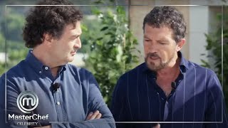 ¿Qué tal se le da la cocina a ANTONIO BANDERAS  MasterChef Celebrity 8 [upl. by Schrick]