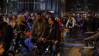 Potsdamer Platz Fahrrad Lichterfahrt 2017 am Start [upl. by Rustin411]