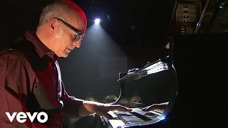 Ludovico Einaudi  Burning Live At Fabric London2013 [upl. by Dermott582]