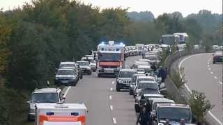 Feuerwehr Düsseldorf  Brennt PKW [upl. by Rab]