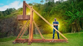 Construímos uma CATAPULTA GIGANTE um TREBUCHET 🔵Manual do Mundo [upl. by Eleanora]