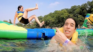 QUEM CAIU MAIS AVENTURA NO PARQUE AQUÁTICO GIGANTE ★ Muita Diversão no Lago com a Mamãe Fabi [upl. by Nancie]