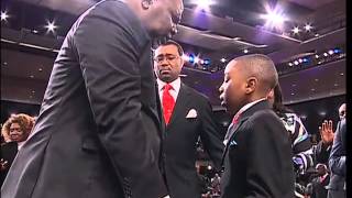 Bishop TD Jakes prayed for by child [upl. by Tawnya]