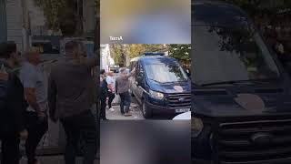 Ilir Meta del nga Drejtoria e Policisë transferohet me furgon drejt Bllokut të Sigurisë [upl. by Acinorrev614]