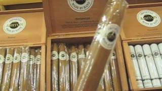 Ashton Classic Cigar Review  CigarFox Cigars [upl. by Ardle]