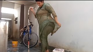 Desi aunty Bathing and cleaning vlog cloth washing vlog aaj Maine kapre dhoye aur nahaya [upl. by Innavoj885]