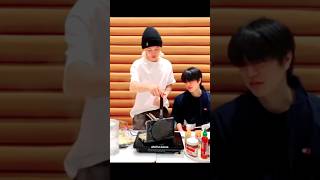 Felix Cooking fun 😍 straykids [upl. by Arabela]