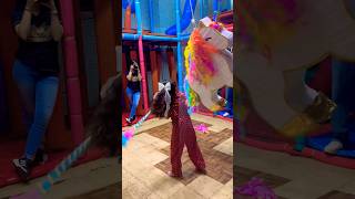 Reventando piñata de Unicornio 🦄 shortsfeed piñata pinata fiesta party funny [upl. by Caldeira764]