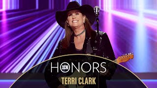 Terri Clark  quotHang Tight Honeyquot Live from the 17th ACM Honors [upl. by Otrebliw]