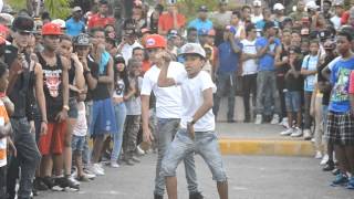 Batalla De Gallos Dembow  Vídeo Oficial Bailando Dembow 2014 [upl. by Iolande]