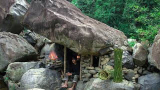 3 DAYS solo survival CAMPING  FISH TRAP CATCH and COOK Survival Shelter under the giant rock [upl. by Aissat]