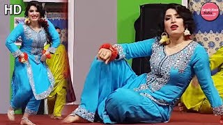 Huma Ali Ainwen Te Nai Dhola Tere Piche Piche  Stage Show  Saraiki Music Baba 4K [upl. by Nosaes]