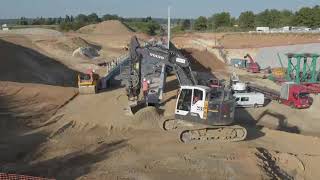 Une opération spectaculaire permet le passage de l’autoroute A16 sous la voie ferrée de la ligne H [upl. by Naitirb]