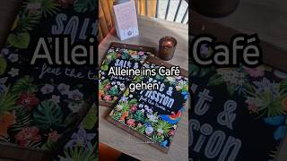 Alleine ins Café gehen [upl. by Ettenauq]