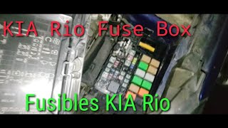 localización Caja de fusibles Kia rio [upl. by Hanikas]