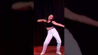 Mai lovely ho gyi yashorts youtubeshorts trending dance fdccompany [upl. by Acissev]