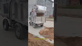 Selfshovel selfloading and dumping integrated vehicle small loader farm special shovel [upl. by Irt]