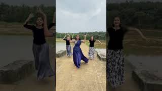 Yethi yethi dance With cousins Gopikasuresh Anupama Swetha gopika dancecover [upl. by Adnilab59]