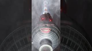 Berliner Fernsehturm verschwindet im Spa ääh Nebel 😶‍🌫️🪩😂 [upl. by Bilek]