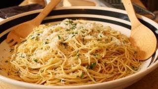 Garlic Spaghetti Spaghetti Aglio e Olio  Food Wishes [upl. by Proulx288]