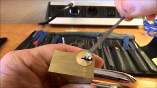 478 Vachette Assa Abloy Padlock Picked Open [upl. by Astrix]