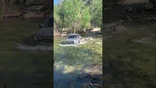 Toyota Tacoma cruzando el primer río en Azusa offroad azusacanyon [upl. by Nanaek658]