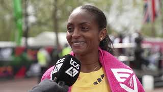 World Record Holder Tigst Assefa Grabs Second In Sprint To Finish In Womens Race At London Marathon [upl. by Ardeen]