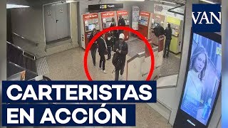 Así operan los carteristas en el metro de Barcelona [upl. by Aicaca]