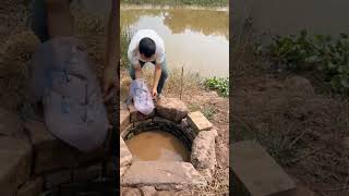 The process of fishing for well fish with pork liver [upl. by Schott555]