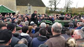 Vente aux enchères de tracteurs à MarollelesBraults [upl. by Busiek]