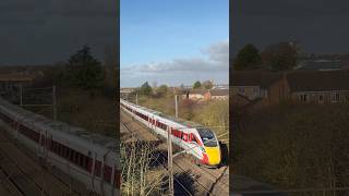 LNER train passing Newark Northgate Bridge NNG 14112024 1140 newark uk uktrainspotting [upl. by Noed193]