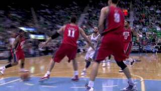 Andrei Kirilenko dunks on Yi Jianlian [upl. by Donaugh]