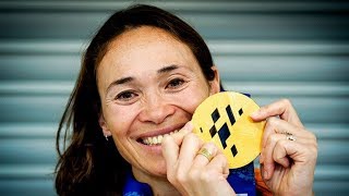 Bibian Mentel sluit paralympische carrière af na tweede gouden medaille [upl. by Chandra235]