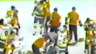 Glen Cochrane vs Jack Carlson amp Pete Peeters vs Don Beaupre Nov 28 1981 [upl. by Gunner140]