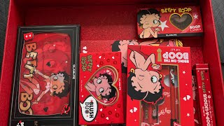 Betty Boop Glamlite makeup collection Unboxing [upl. by Yzeerb]