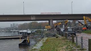 Carolabrücke Dresden 131124  Abriss im Wasser geht voran [upl. by Sajet435]