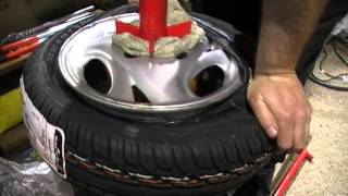 Fitting a new car tyre at home without damaging or scratching the rim [upl. by Raycher]