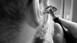 Safety razor vs Multiblade on coarse beard [upl. by Rayner]