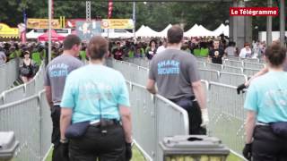 Vieilles Charrues Lentrée des festivaliers  à bloc [upl. by Duester]