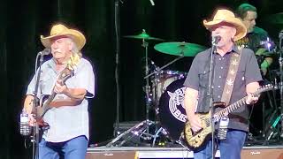 Bellamy Brothers  Live Do You Love As Good As You Look  Pigeon Forge Tn 5262023 [upl. by Cantlon]