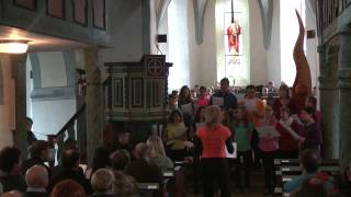 Der Chor quotKlangfarbenquot singt quotEingeladen zum Fest des Glaubensquot [upl. by Towers234]