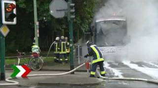 Reisebus geht in Flammen auf in Essen 15052009 [upl. by Eynttirb]