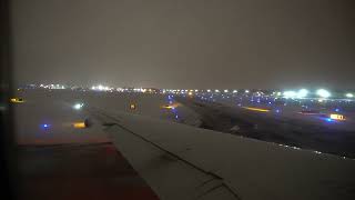 Delta MD90 Departing from Snowy Milwaukee [upl. by Uhayile]