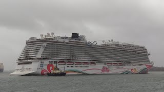 NORWEGIAN JOYS STORMY DEPARTURE FOR ROTTERDAM REFIT 210124 [upl. by Ambrosia22]