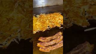 Hash browns and crispy bacon 🥓 food hashbrowns [upl. by Surbeck]