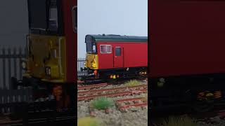 Bachmann Class 47 runs past new EFE PCV coach train dccSound modeltrains [upl. by Philan641]