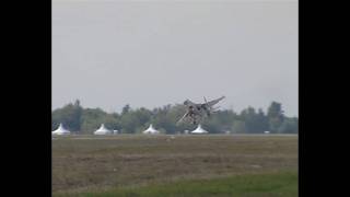 Su35BM Crazy stunt landing  MAKS 2009 [upl. by Hairom]