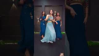 bole chudiya bole kangna dance bollywood weddingdancesteps sister sangeetdancesteps desi [upl. by Hearsh]