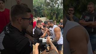 ESTUDANTE VS POWERLIFTER DE 140KG lutadebraço armwrestling [upl. by Otrebmal]