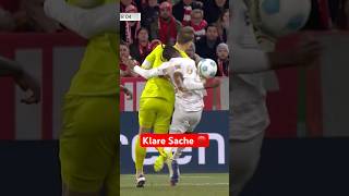 Manuel Neuer fliegt nach diesem Bodycheck gegen Frimpong im DFBPokal vom Platz 🥊🔴 [upl. by Derraj430]